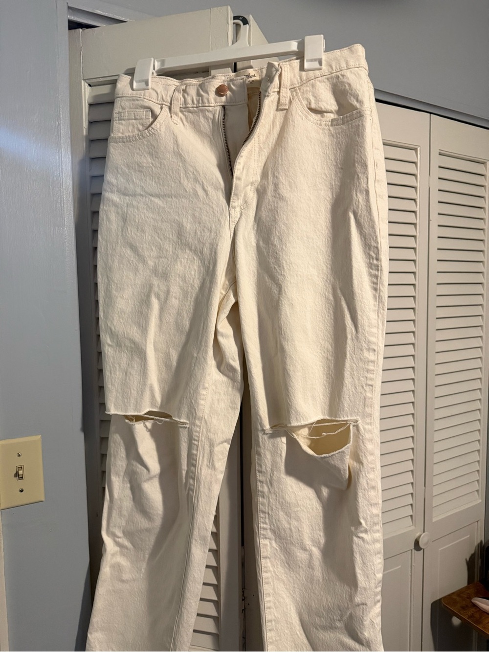 Universal Threads white ripped jeans